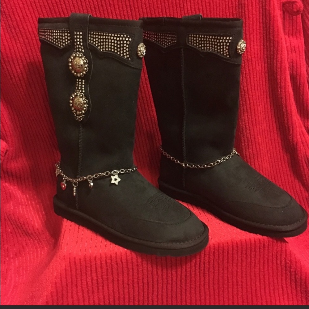 Black boots